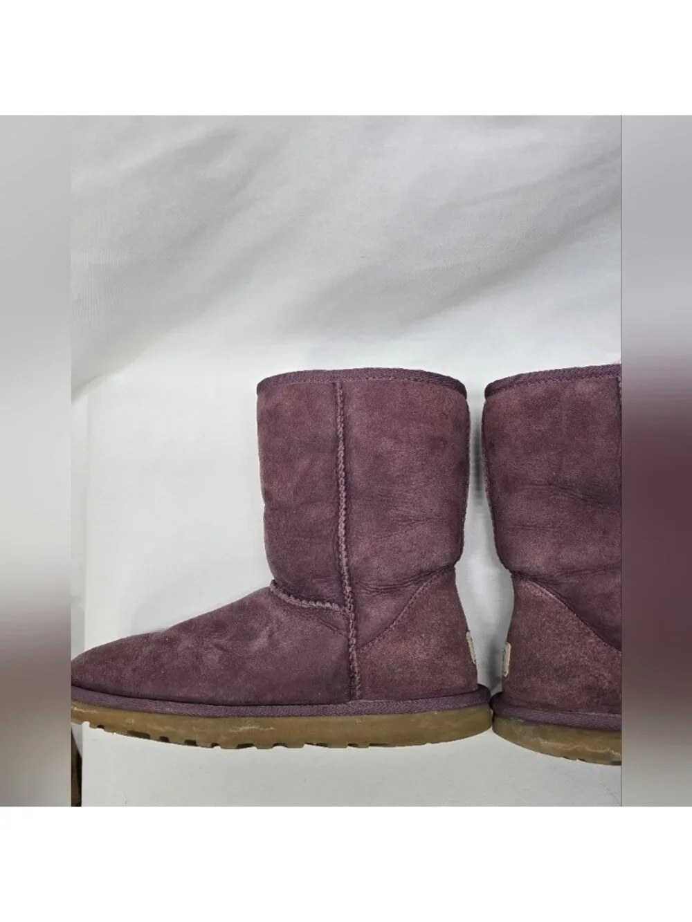 UGG F23112D Classic Short  PURPLE  Sheepskin Boots Women size 6- Stains